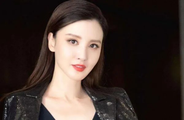 如何看待张萌一秒变脸？