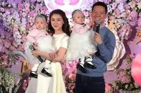 你知道李小璐的闺蜜团中还有个姜妍吗？