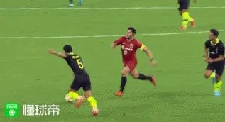 亚冠上港2-2浦和红宝石，日本的第一个进球是颜骏凌的锅还是犯规？哈桑执法公平吗？