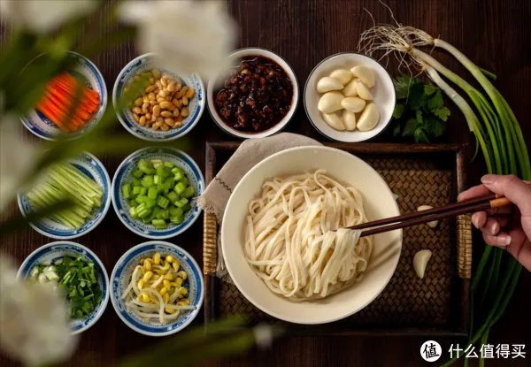 做炸酱面，黄豆酱、豆瓣酱、甜面酱选哪个？搞清楚区别很关键