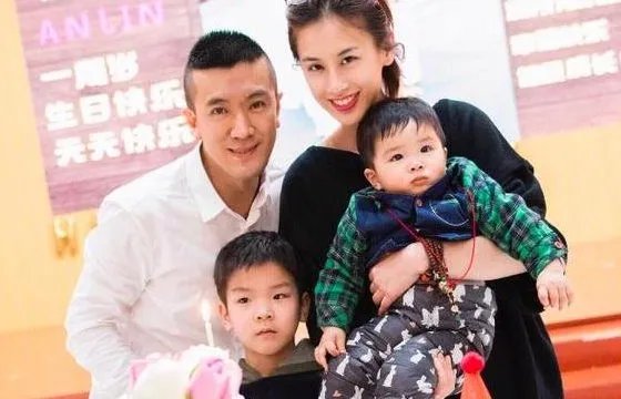 黄圣依扬子对视哭了，他们的感情很好吗？