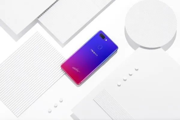 目前手机排名前十位的是哪些？