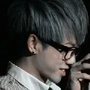 华晨宇新浪微博上的头像有原图吗，有视频吗？