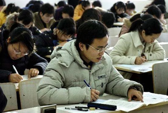 广东公务员去哪里考试