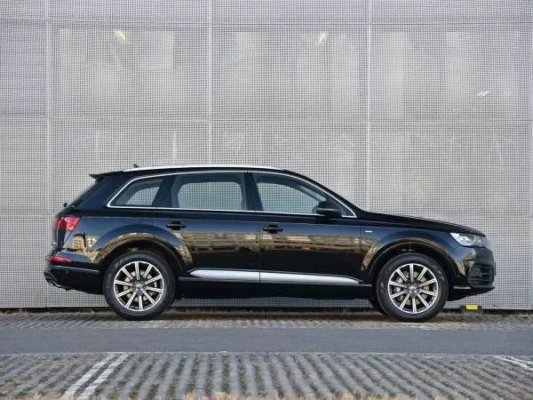 奥迪Q7报价是多少？目前值得入手么？