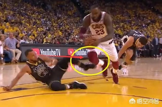总决赛G2,明明是库里阻挡詹姆斯犯规，为什么裁判给了泰伦卢技术犯规？