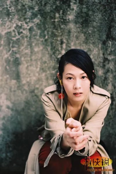 细数十大多金明星“地主” 走到哪炒房炒到哪！