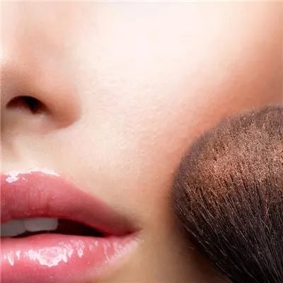 鼻子上长痘痘是什么原因