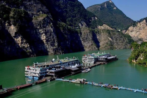去到长江三峡，一定要坐一下豪华游轮才尽兴？