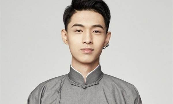 秦霄贤的家庭背景到底有多好?