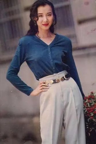 哪些女明星本来很好看却要整容，还越整越丑？