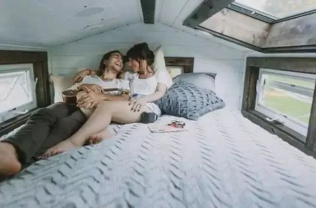 夫妻俩花30万买了个黑箱子，过上了所有人都羡慕的生活