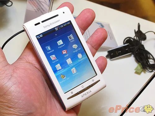 新概念美型手机 索尼爱立信X8火速体验