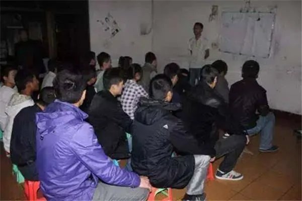 为什么大学应届生容易被骗进传销组织？该如何脱险？