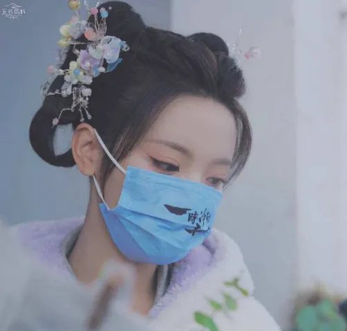 杨超越新剧《七时吉祥》正式开机，现场路透曝光，大家期待吗？