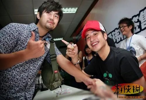 男女老少都有 盘点那些华丽丽的山寨周杰伦们