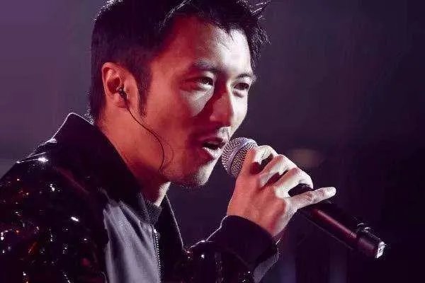 王菲与谢霆锋现在怎么样了？女人如何才能像王菲一样永远有人爱？