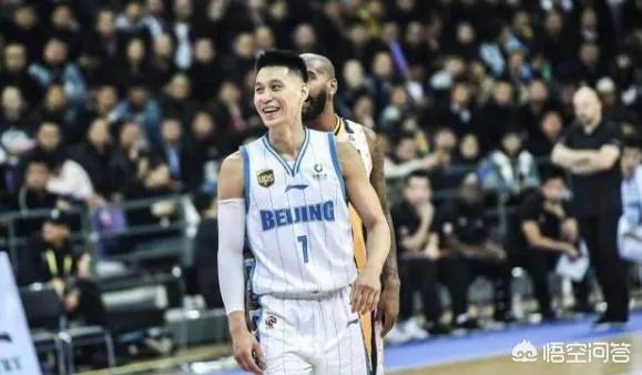 网友晒出电梯偶遇林书豪视频，后者自曝：来到北京后，放弃了饮食规律，你怎么看？