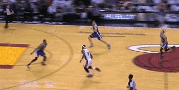 为何急停留下醒目刹车痕之后，詹姆斯的脚踝却没有受伤呢？