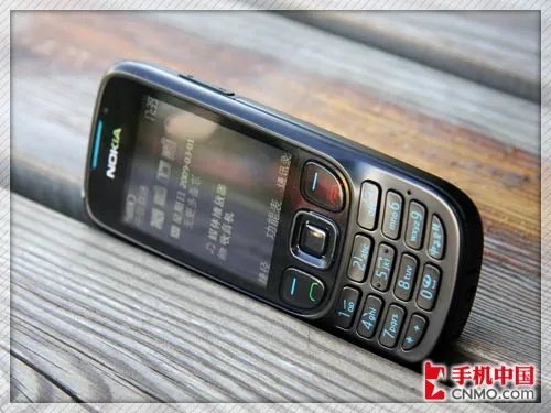 全金属外壳 诺基亚实用机典范6303评测