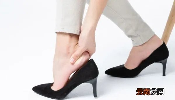 新鞋卡脚怎么办 新鞋卡脚面应该怎样处理