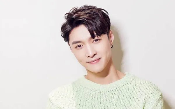 张艺兴发文告别舞台，面对这样深情的人，你通常会怎么做？