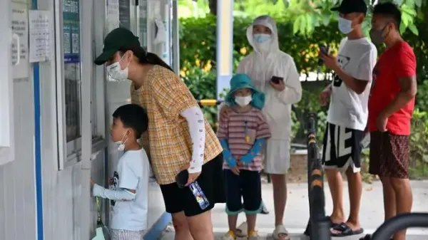 直击静态管理下的三亚：车流稀少，街上白马奔跑！三亚何时能解封？