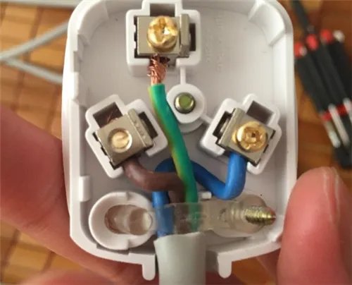 三插头怎么接线三颜色