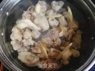 香菇炖鸡汤