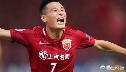 怎么看待2018中超上港对富力上半场武磊的帽子戏法？