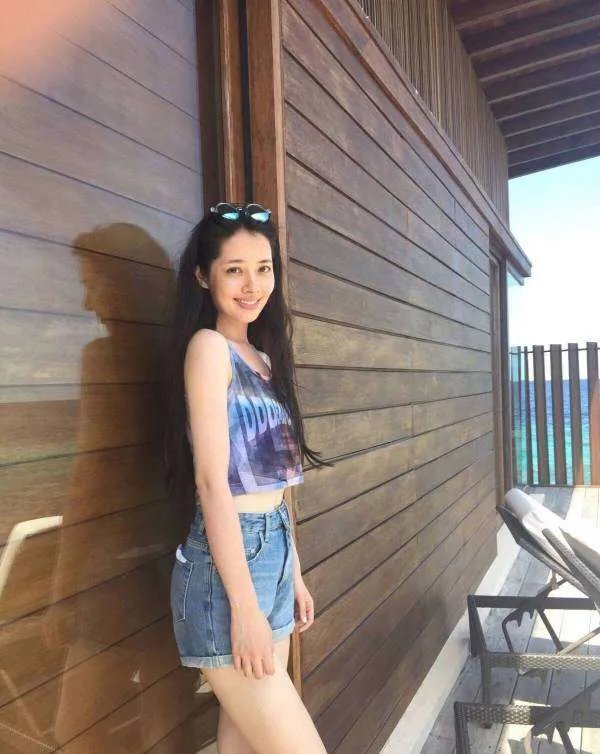 向佐郭碧婷婚期确定，你觉得男女最好的结婚年龄是什么？