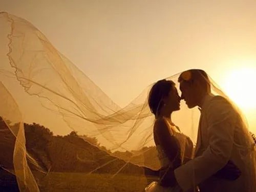 蒙娜丽莎婚纱摄影好不好 适合自己的婚纱要怎么挑选