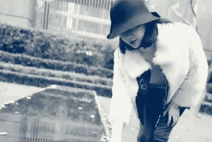 郑恺一家三口合照首次曝光，苗苗的状态如何？