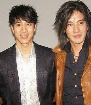 蒲巴甲和王力宏为什么这么像啊?