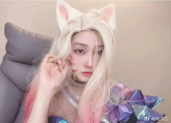 关晓彤cos阿狸火了，关晓彤为何从出道开始就一直很火？