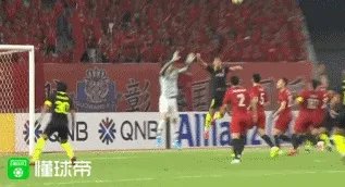 亚冠上港2-2浦和红宝石，日本的第一个进球是颜骏凌的锅还是犯规？哈桑执法公平吗？