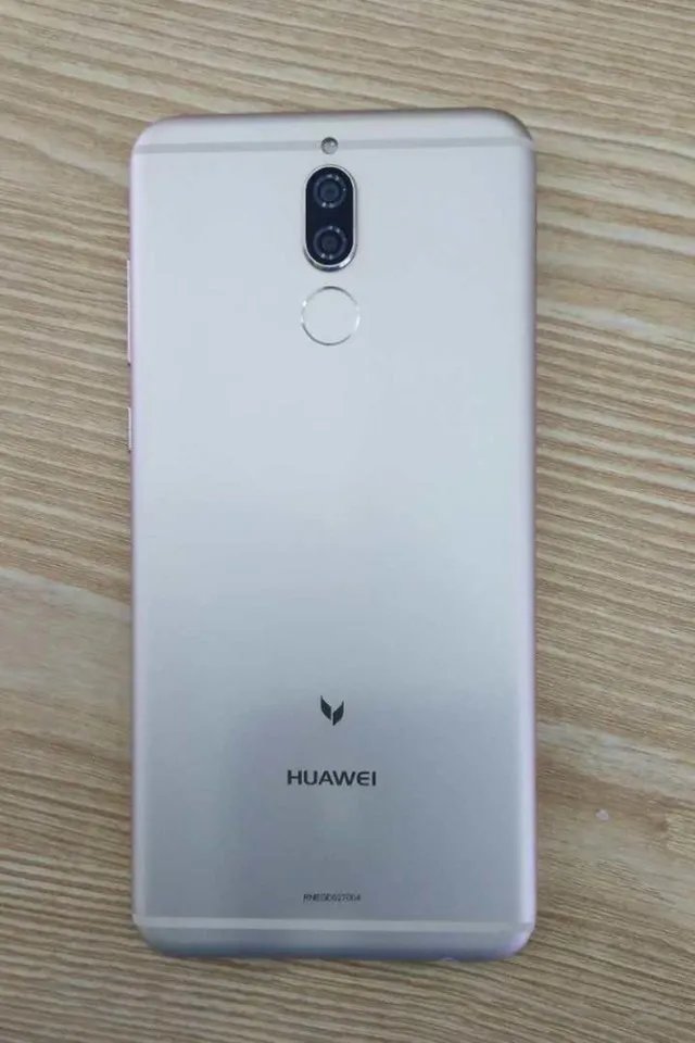 华为麦芒6真机曝光 全球首款全面屏四摄