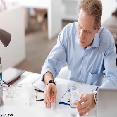 前列腺癌早期会出现哪些症状表现 前列腺癌早期有四个症状