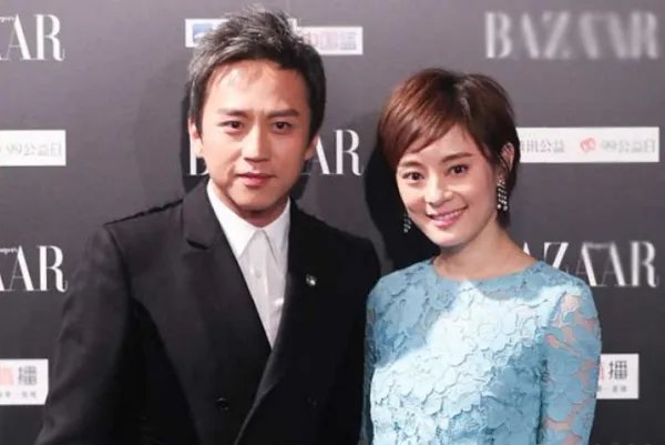 邓超孙俪金鸡奖现场比心被拍！为何会在网上引起众怒？