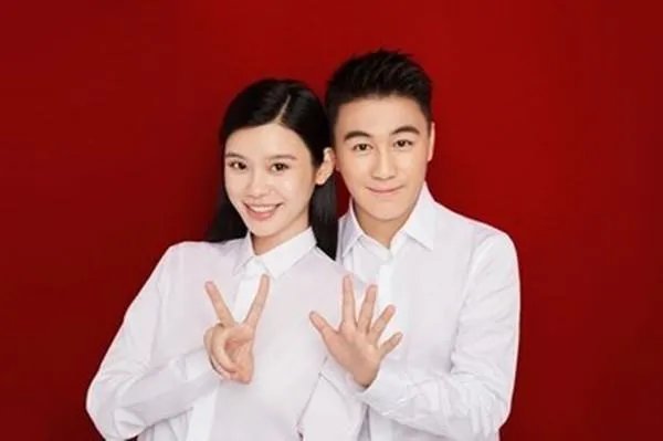 何猷君谈过许多恋爱为何会选择比他大的奚梦瑶呢？