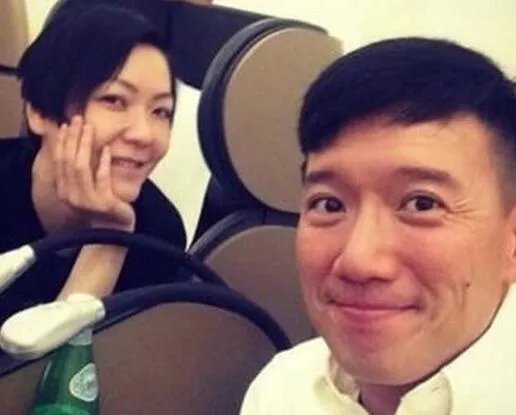 杜汶泽老婆田蕊妮微博替老公抱不平 参加晚会险些露点