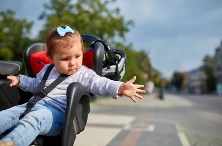 韩国生育率连续两年全球最低，为何现在的年轻人都不太愿意生养孩子？