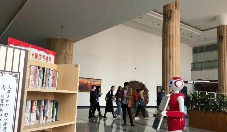 图书馆里两个机器人吵架，难道他们也有了智慧（机器人智慧）