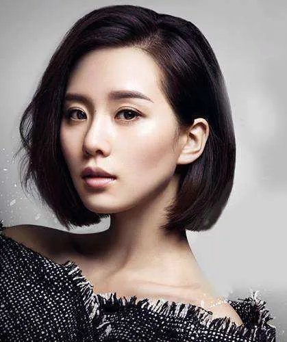 盘点小花毕业照，郑爽半截眉毛变路人，娜扎食堂吃饭戴墨镜，你认得出来吗？