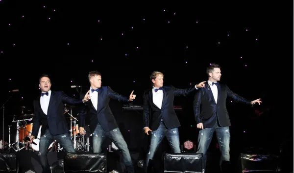 《Seasons In The Sun》的歌词和翻译