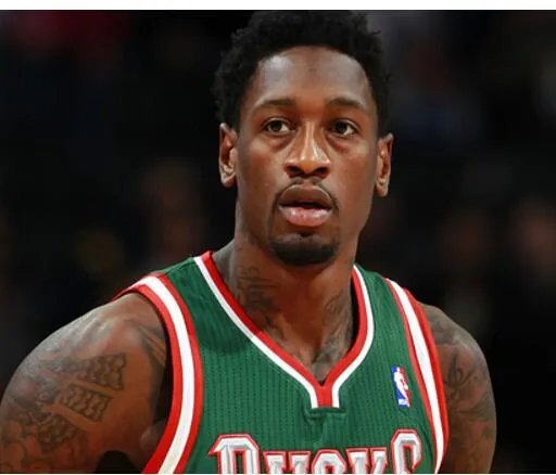 拉里桑德斯怎么了 他的离队会给球队带来什么