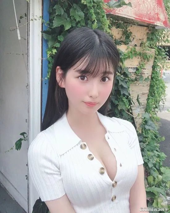 饱满嫩腿制服写真初公开 18岁神颜混血写真偶像森嶋あんり