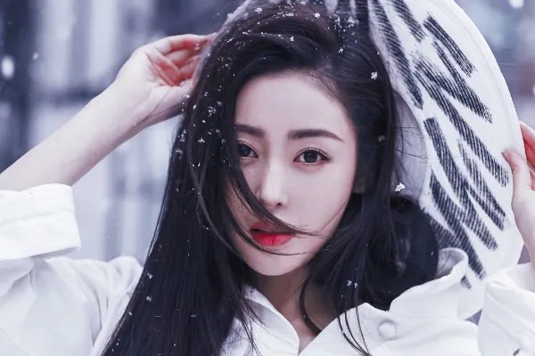 张天爱睡机场，为什么有人质疑是炒作？