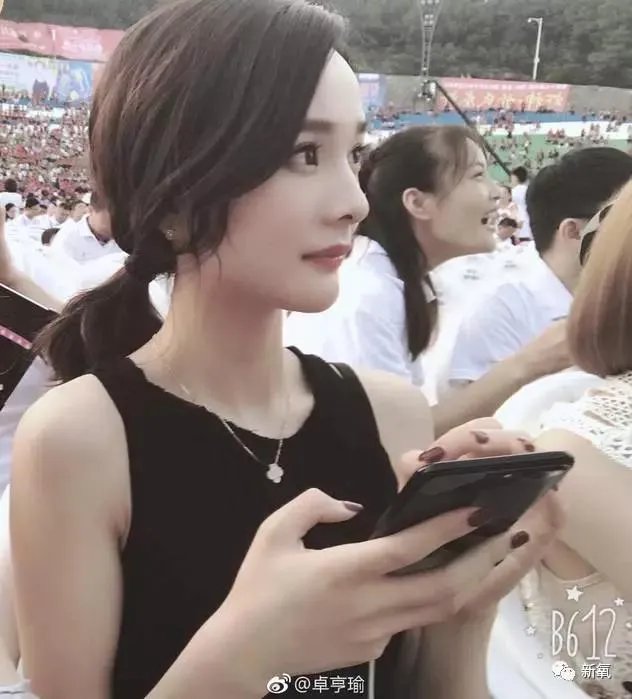 替身神似杨幂、放话称“是她整得像我”，你怎么看？