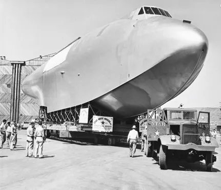 “钢铁侠”制造的休斯H-4最大的水上飞机